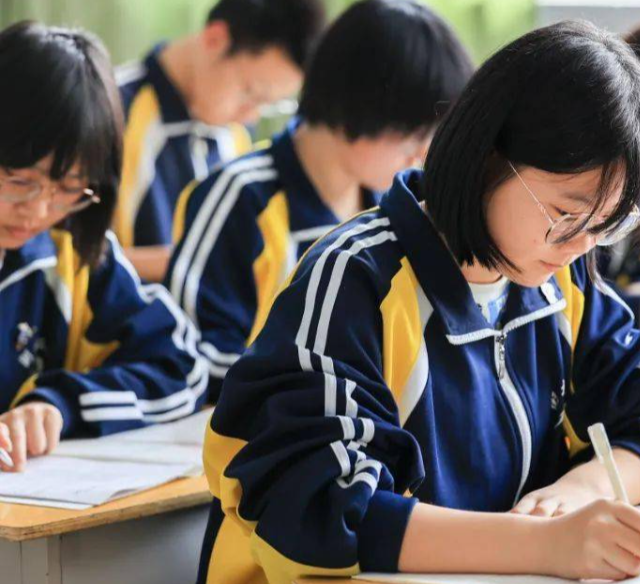 兴趣爱好也是学生重要组成部分家长应鼓励孩子发展个人兴趣